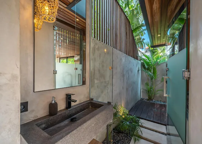 Casa Luca, Chic 1br Tropical Hideaway In Pererenan Villa